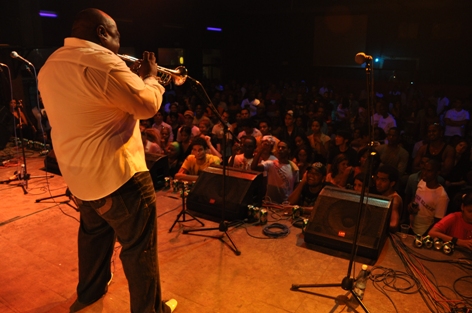 Alexander Abreu trumpet solo